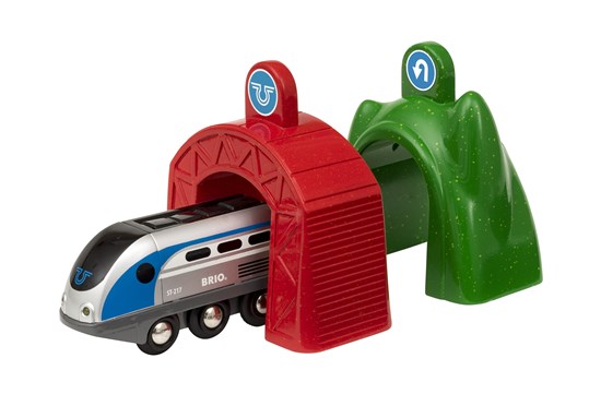 Locomotive intelligente et portiques Brio
